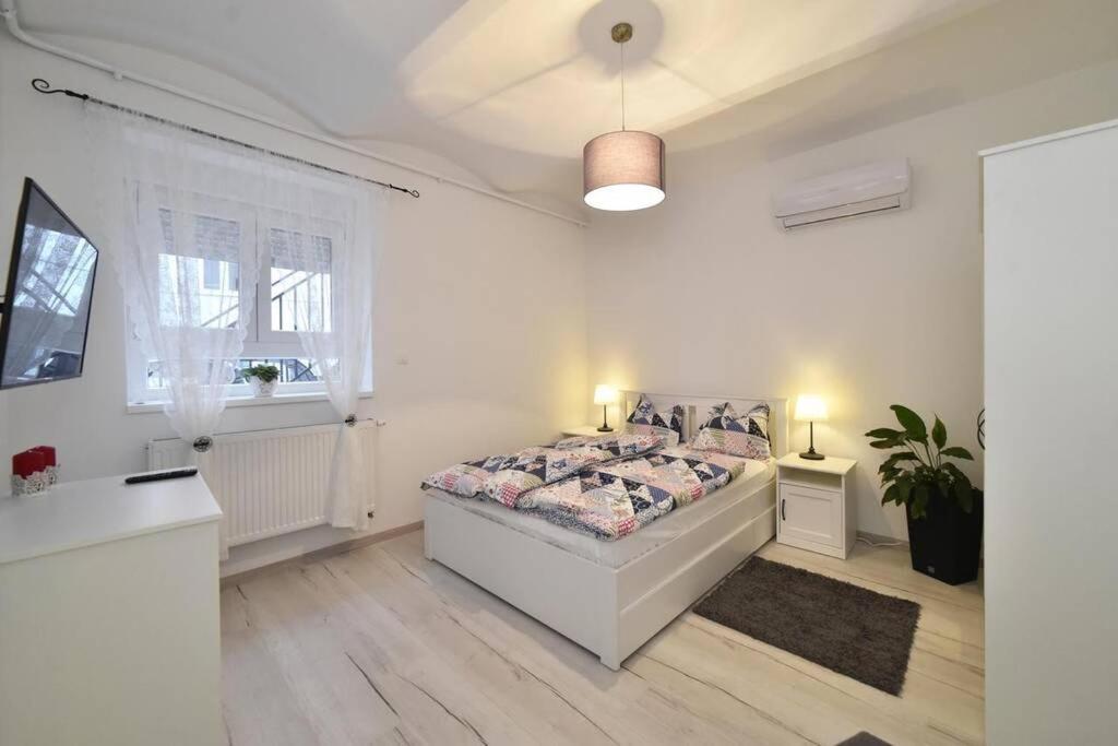 Apartmán Petit Main Square Záhřeb Exteriér fotografie
